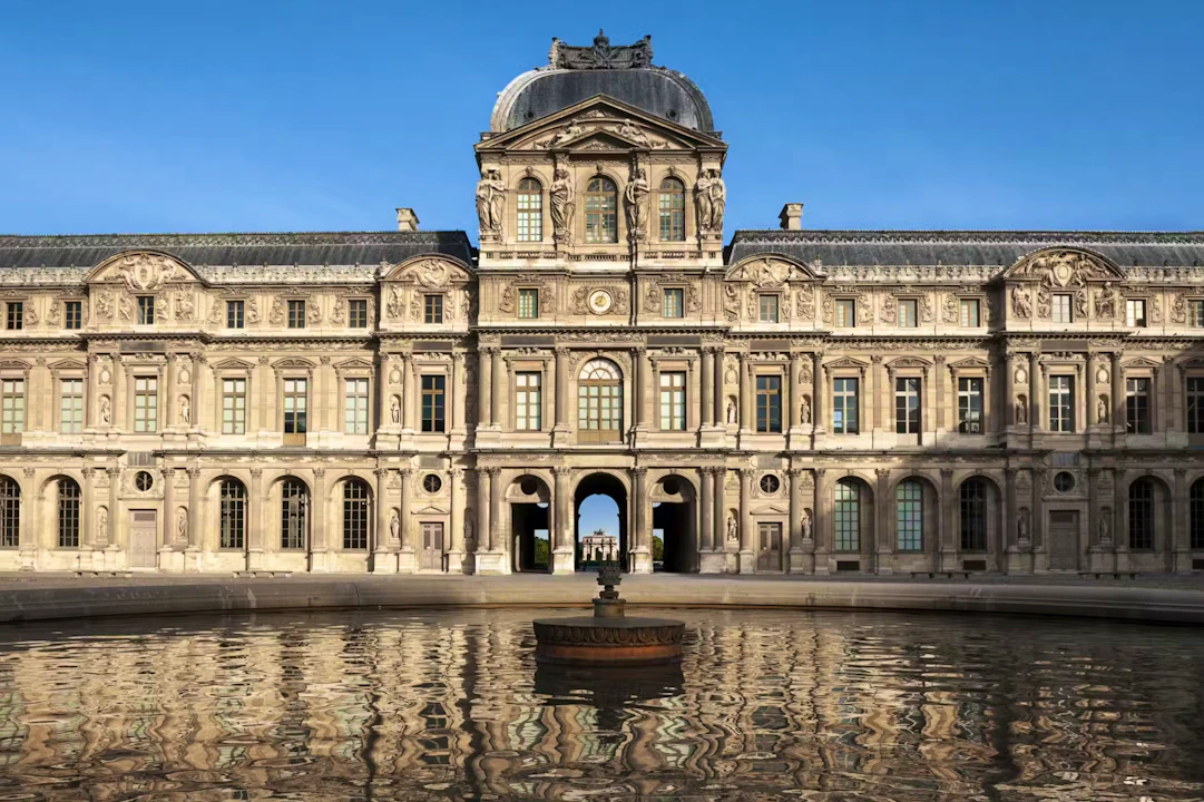 Louvre Museum: Entry Ticket + Hosted Access to Mona Lisa Discount